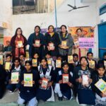 इनरव्हील क्लब ने बांटे स्वेटर और पुस्तकें, बच्चों के चेहरे पर खिली मुस्कान।