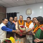 कैबिनेट मंत्री गणेश जोशी ने दी जिला सहकारी बैंक देहरादून के अध्यक्ष पद पर निर्वाचित होने पर नवनिर्वाचित सदस्यों को जीत की बधाई एवं शुभकामनाएं