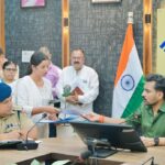 समाधान दिवस में 140 से अधिक शिकायतें प्राप्त, डीएम ने अधिकारियों को समयबद्ध एवं गुणवत्तापूर्ण निस्तारण के दिए निर्देश