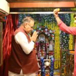 कैबिनेट मंत्री गणेश जोशी ने शारदीय नवरात्रि के प्रथम दिवस डाट काली मंदिर पहुंचकर मां काली का मां काली का लिया आशीर्वाद