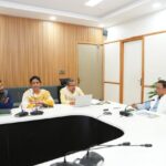 प्रमुख सचिव ने राजाजी नेशनल पार्क एवं फूलों की घाटी राष्ट्रीय पार्क के प्रस्तावित ईको-सेंसेटिव जोन के संबंध में ली बैठक